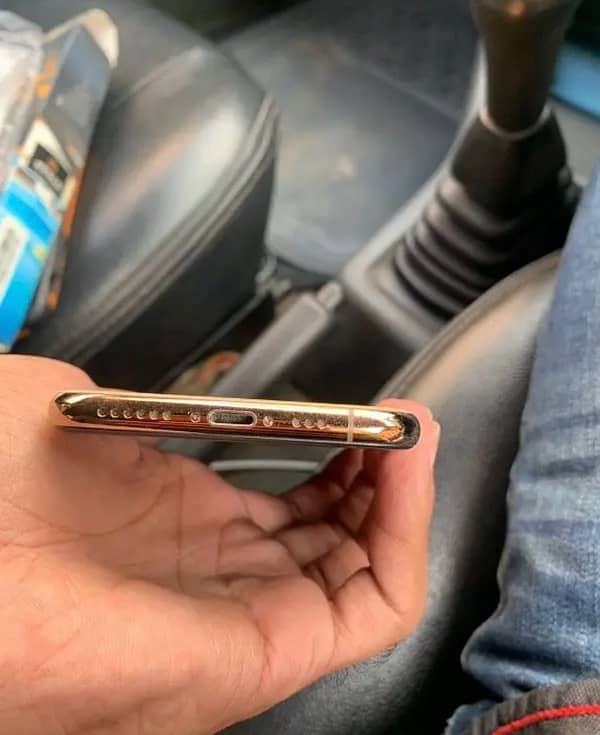 Iphone xs gold FU 1