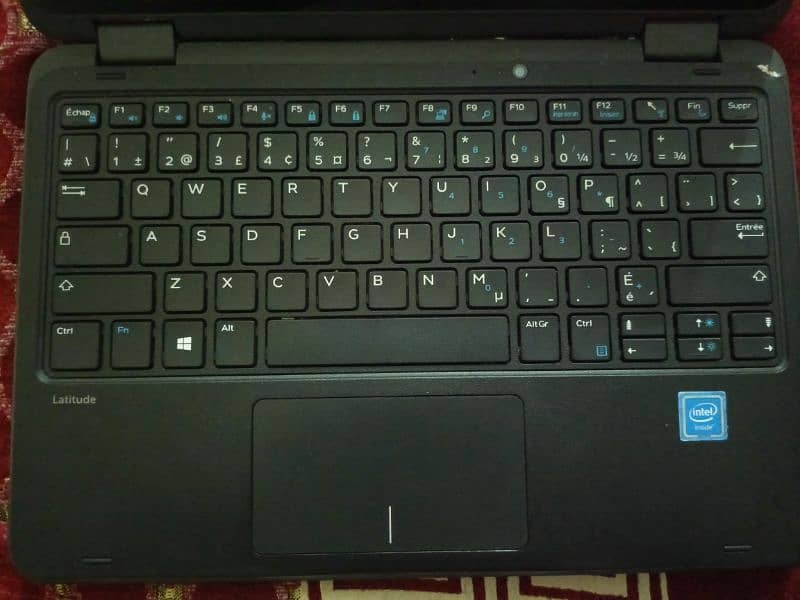 Dell Latitude 3189  4GB/128 GB (0 301 40 93 19 8) 0