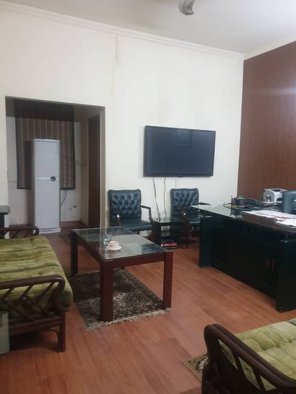 05 MARLA TILE FLOOR FLATS FOR BACHELORS IN JOHAR TOWN LAHORE 1