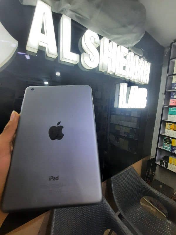 iPad mini 2 non PTA storage 16GB condition 10/10 1