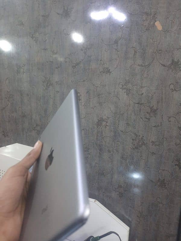 iPad mini 2 non PTA storage 16GB condition 10/10 2