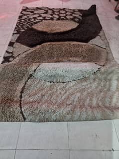 Heavy carpet 6 × 4 ft in good condition