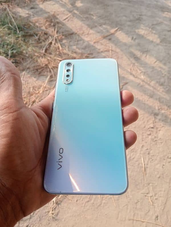 Vivo S1 4