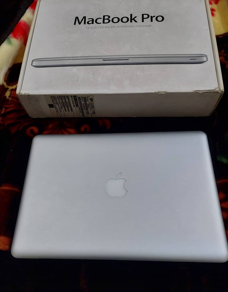 MacBook Pro (Immaculate Condition) 3