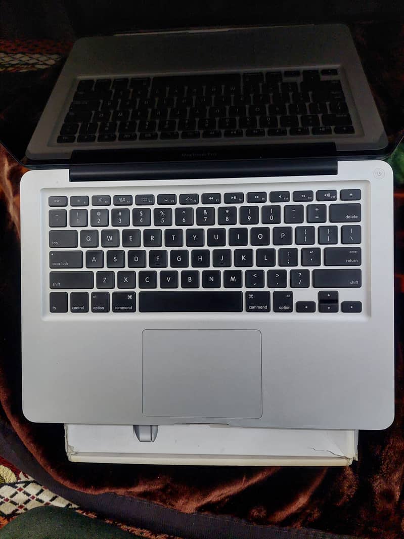 MacBook Pro (Immaculate Condition) 4