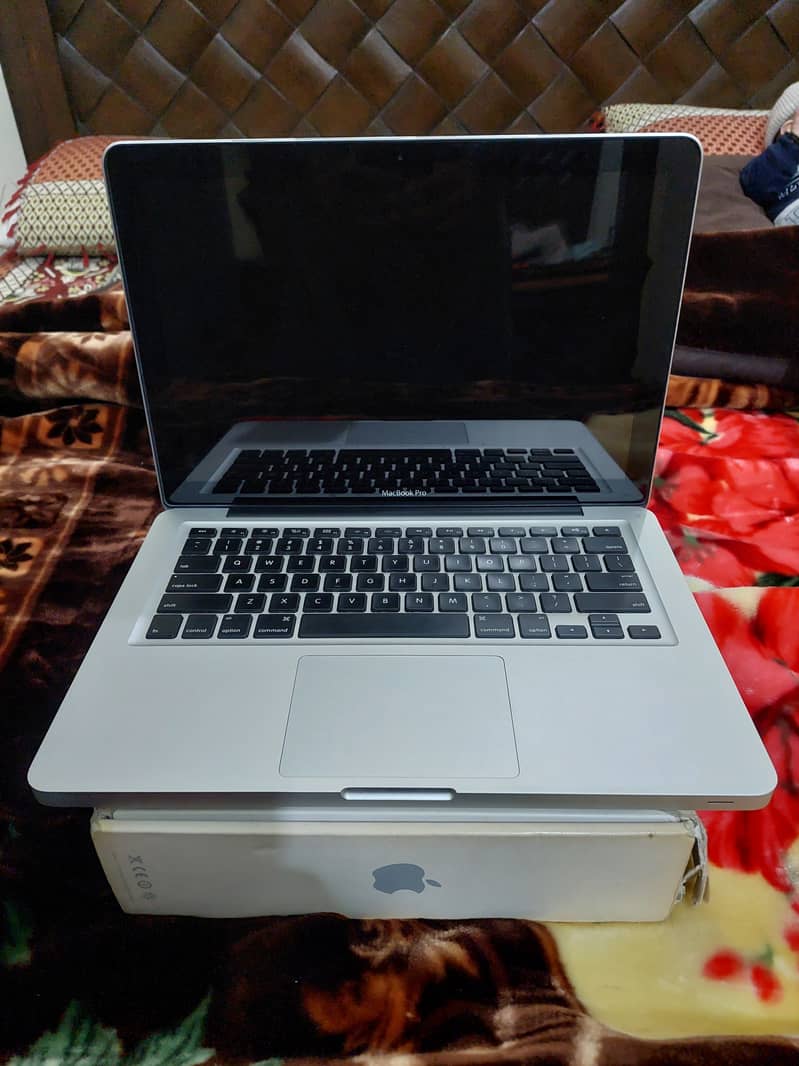 MacBook Pro (Immaculate Condition) 5