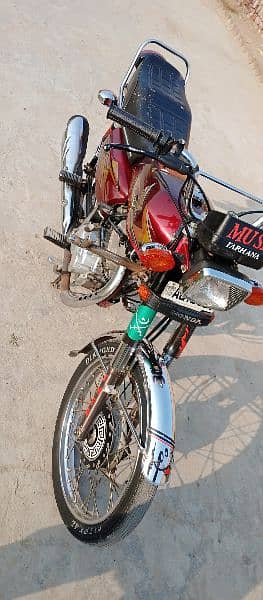 Honda 125 new condition no issue just buy and drive 4