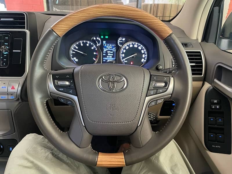 Toyota Prado 2020 1