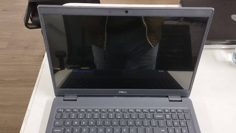 Dell latitude i3 10th Gen 2