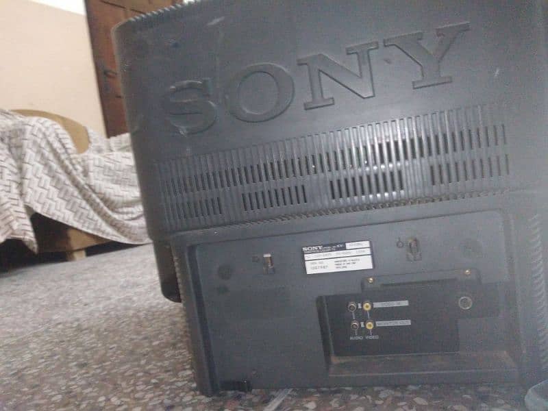 SONY     TRINITRON COLOR TV NO KV-2593M3 2