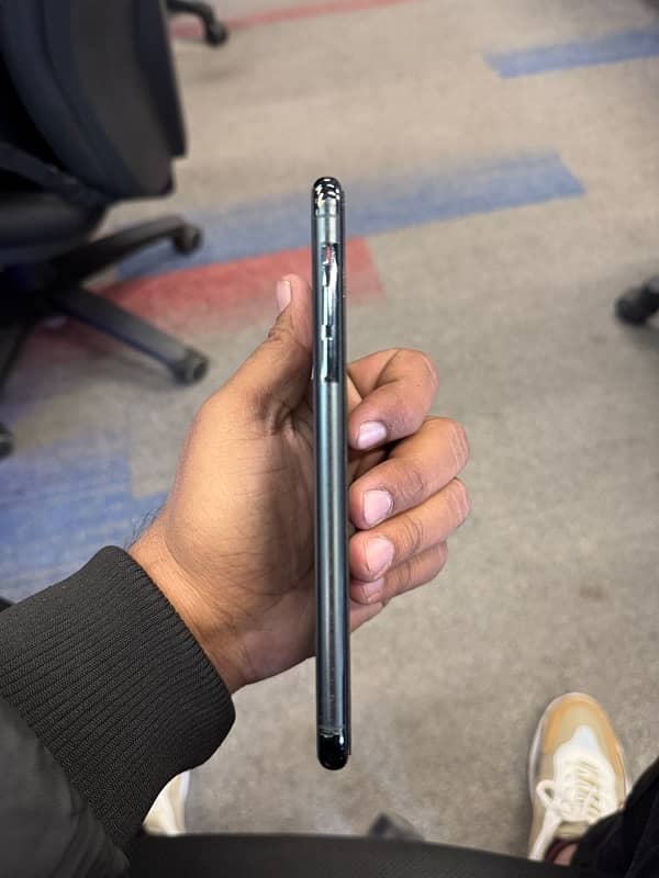 Iphone 11 Pro Max 256GB PTA Approved 6