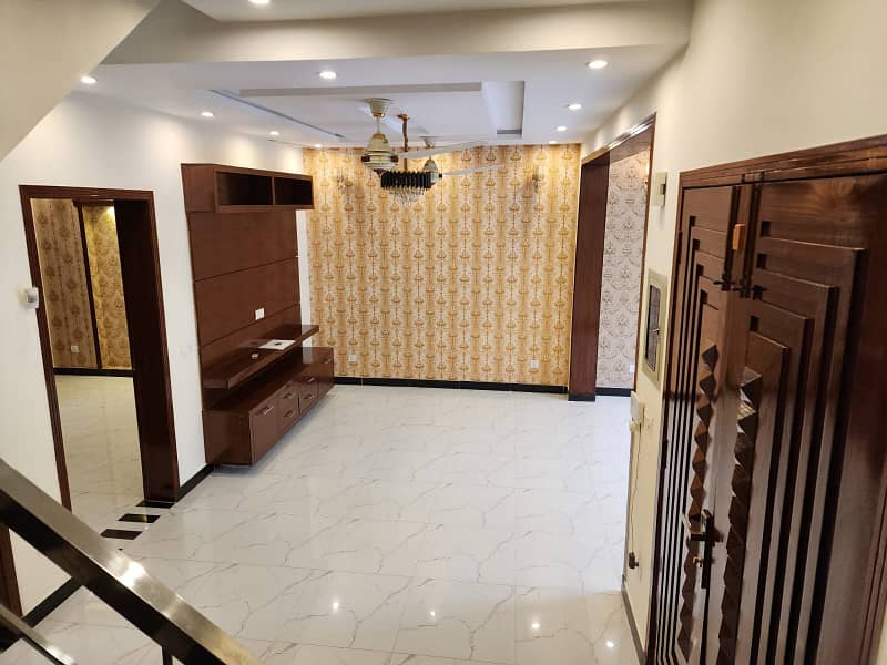 5 Marla Luxury Brand New House Available For Rent In Rafi Block Sector E Bahria Town Lahore 0