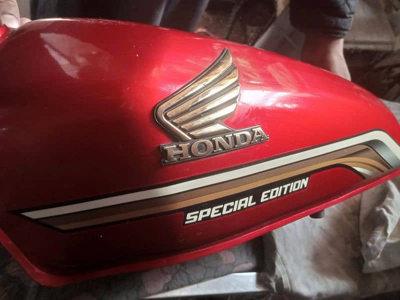 Honda 125 model 2020 special edition self start. 7