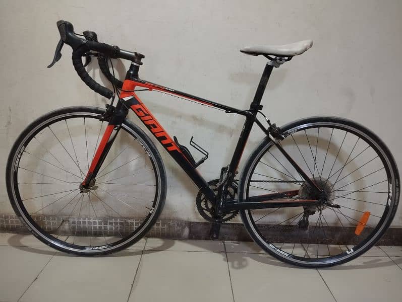 Giant Defy 4 - Road Bike - cycle - bicycle 0