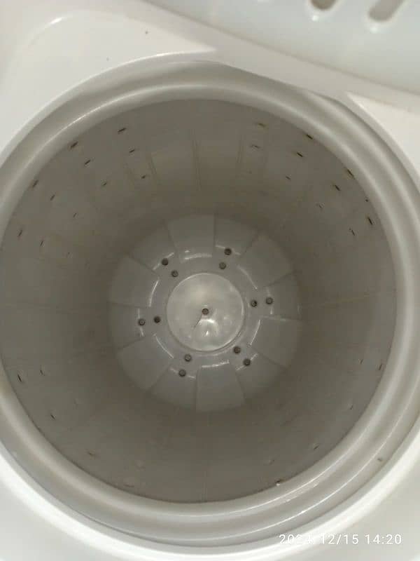 Dawlance washing machine model no:DW 7500 C 10