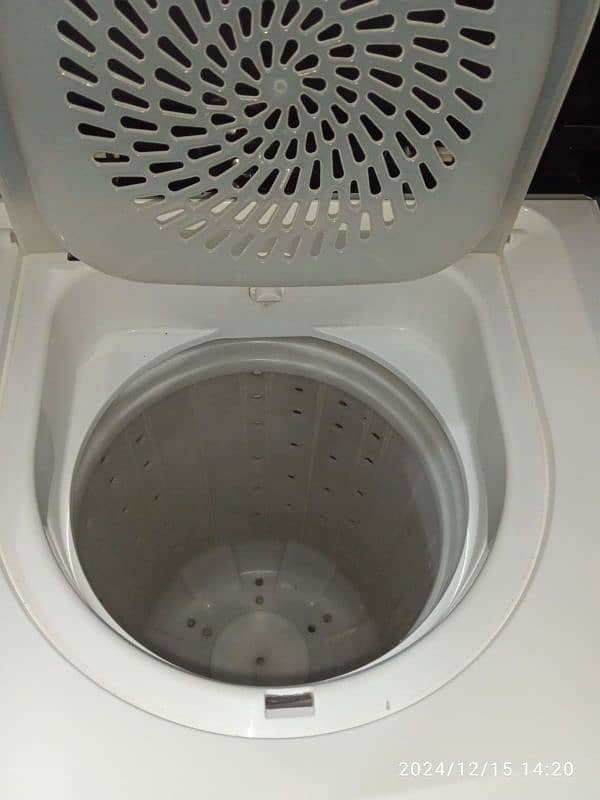 Dawlance washing machine model no:DW 7500 C 11