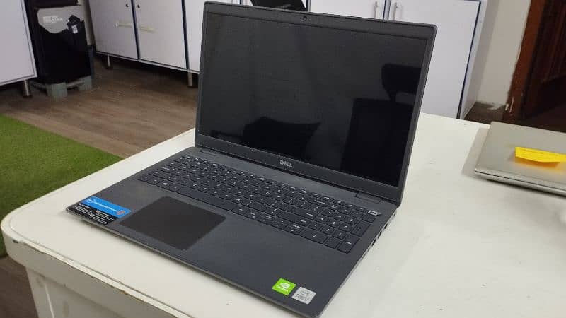 Dell latitude i7 10th Gen 1