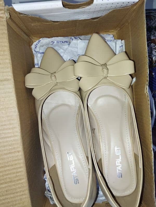 Starlet Casual Shoes ( Colour: Beige) - Size 6 2