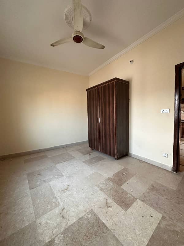 UPPER PORTION FOR RENT LOCATION JAN COLONY 3