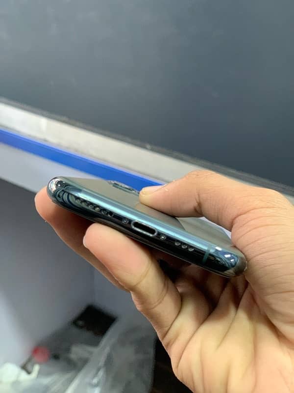 iphone 11Pro Non PTA 1