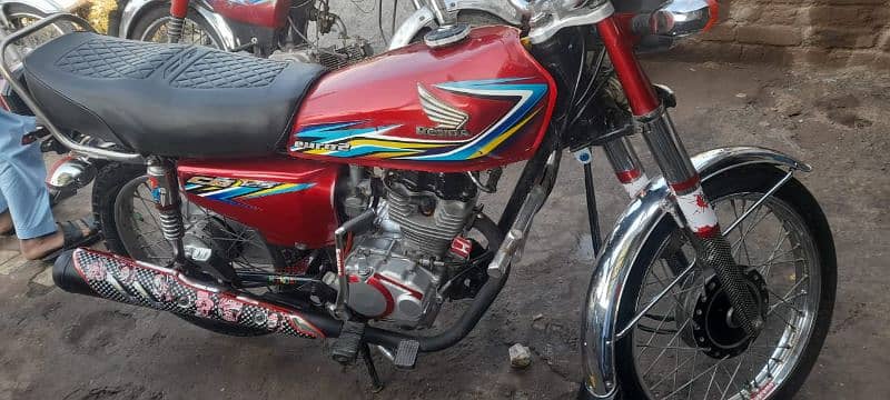 Honda 125 CG for saleCall my WhatsApp number 03284724204 1