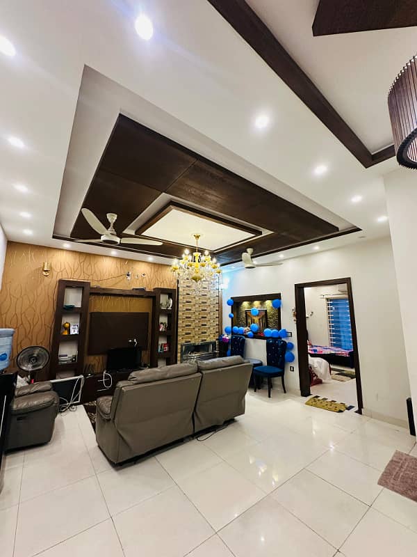 10 Marla Fully Furnished Luxury House For Sale in Bahria Town Lahore 8