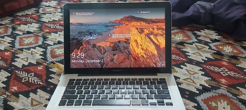 Apple Macbook pro 1