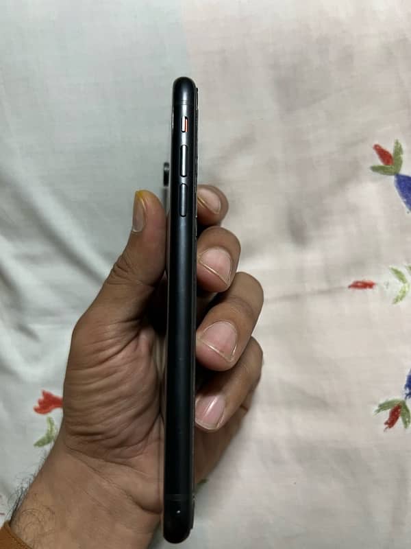 Iphone XR (Non PTA) 64 GB 3