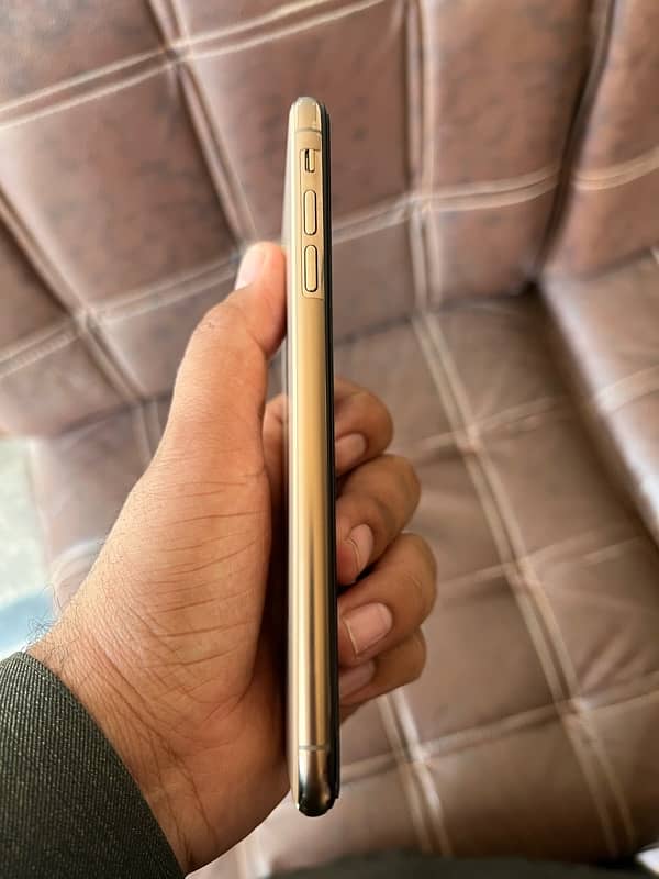 iPhone XS Max PTA Approved 64GB LLA model condition 9/10 5