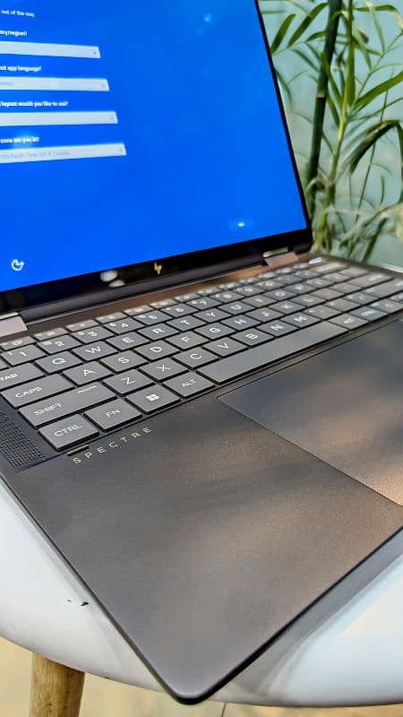 HP Spectre x360 2-in-1 14-eu0013dx 4