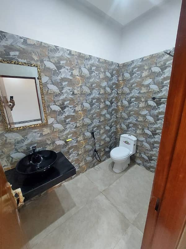 5 MARLA LIKE NEW HOUSE AVAILEBAL FOR RENT IN BAHRIA TOWN LAHORE 5