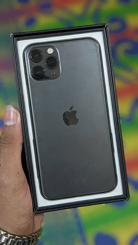 Iphone 11 Pro | 256 GB | Factory Unlock | With box | Esim Time para hy 1