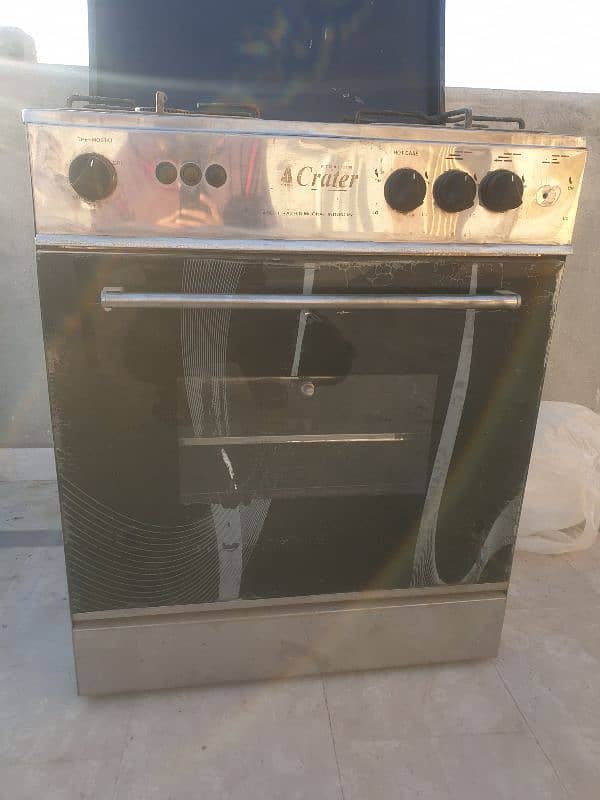 Crater 3 burner cooking range with oven 1