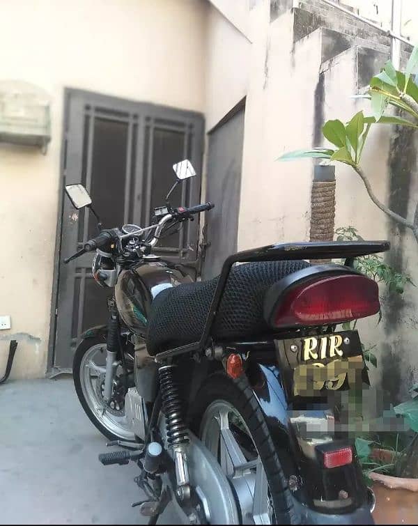 SUZUKI GS 150 SE FOR URGENT SALE IN GENUINE CONDITION. 1