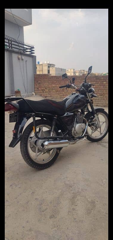 SUZUKI GS 150 SE FOR URGENT SALE IN GENUINE CONDITION. 2