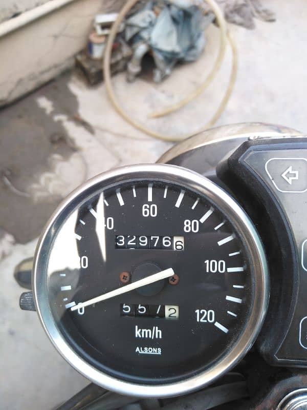 SUZUKI GS 150 SE FOR URGENT SALE IN GENUINE CONDITION. 4