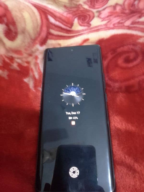 tecni camon 30s urgent sale krna h new h 8/9 month wranty ma hn 0