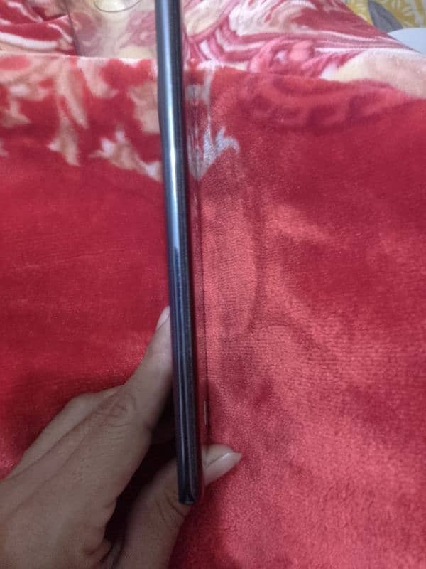 tecni camon 30s urgent sale krna h new h 8/9 month wranty ma hn 2