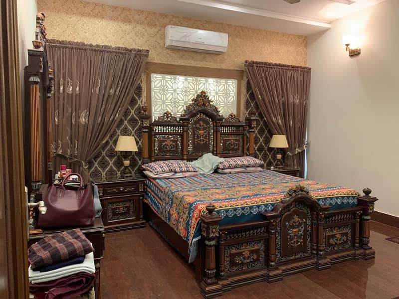 10 MARLA FURNISH HOUSE AVAILEBAL FOR RENT IN BAHRIA TOWN LAHORE 17