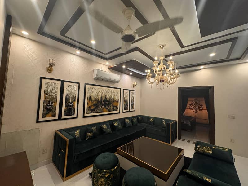 10 MARLA FURNISH HOUSE AVAILEBAL FOR RENT IN BAHRIA TOWN LAHORE 21