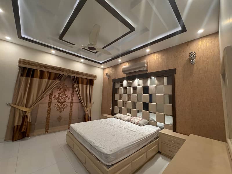 10 MARLA FURNISH HOUSE AVAILEBAL FOR RENT IN BAHRIA TOWN LAHORE 22