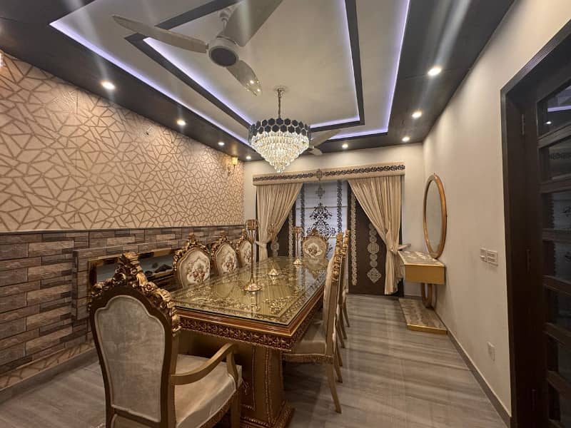 10 MARLA FURNISH HOUSE AVAILEBAL FOR RENT IN BAHRIA TOWN LAHORE 23