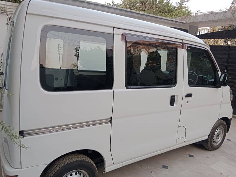 Daihatsu Hijet 2019 4