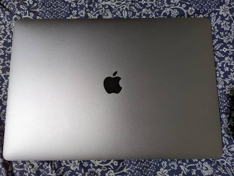 MacBook Pro 2016 in Cheap Price 1