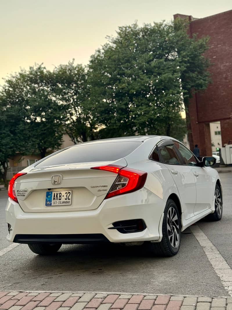 Honda Civic Oriel 1.8 i-VTEC CVT 2018 Model 3