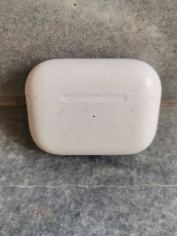 airPods 4