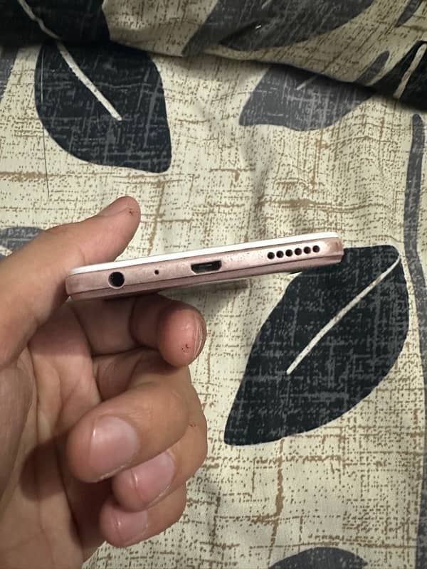 Oppo A57 in good condition 0