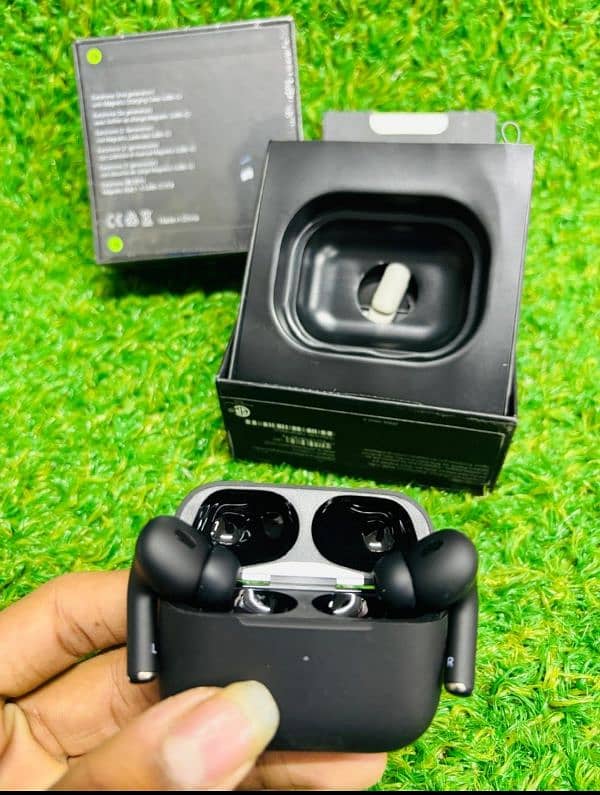 Airpods Pro2 black type C 1