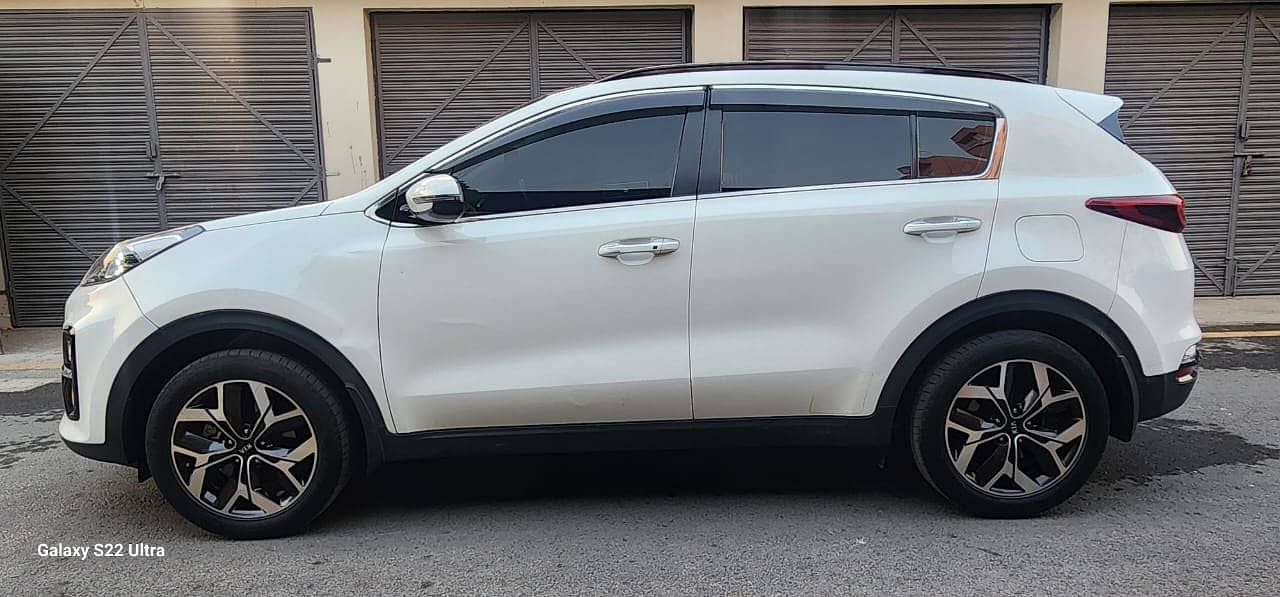 KIA Sportage FWD 2021 1