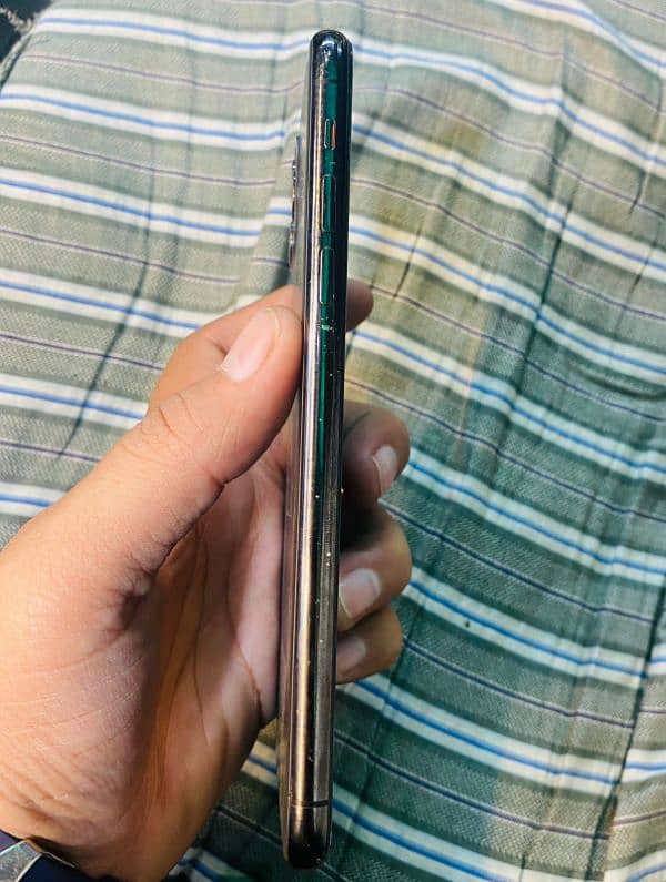 iphone 11 Pro max pta 256gb 6